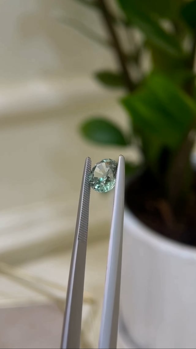 Mint Sapphire 2.30cts