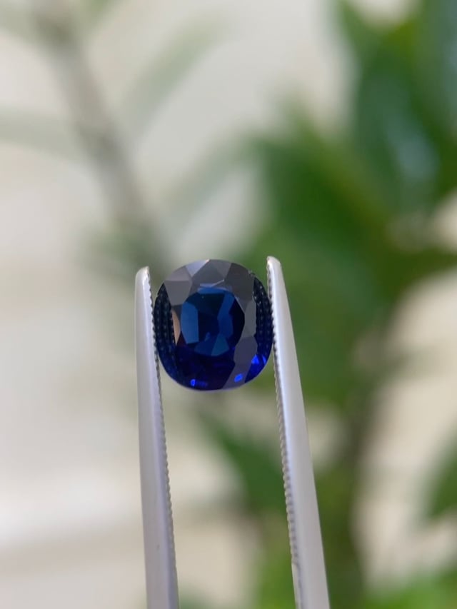 Royal Blue Sapphire 2.20cts
