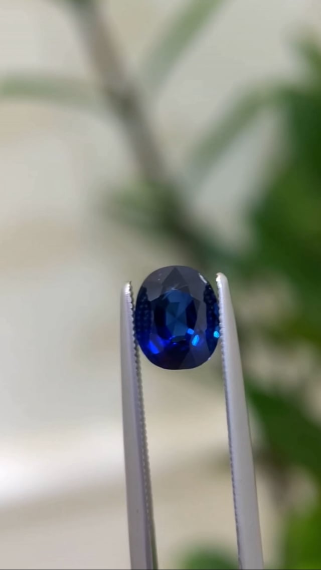 Royal Blue Sapphire 1.84cts