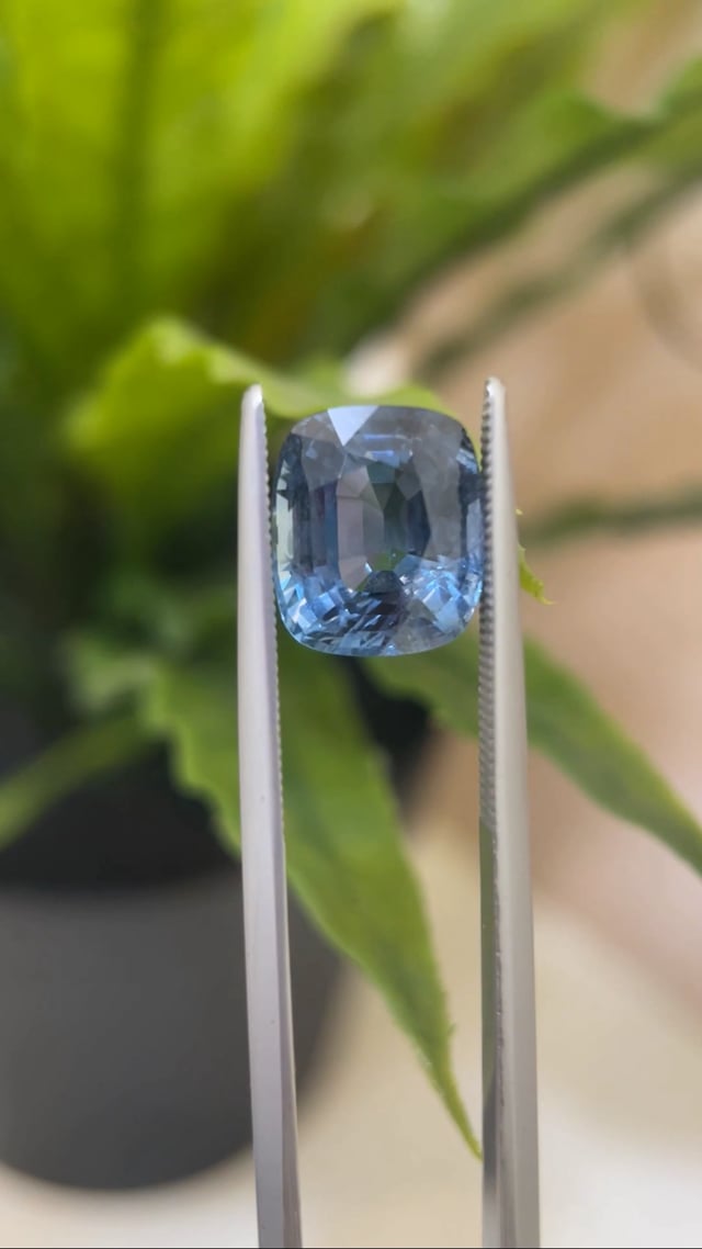 Bluish Grey Sapphire 6.22cts